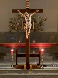 Liturgia Męki Pańskiej 2026 – Parafia Najświętszej Eucharystii w Łodzi