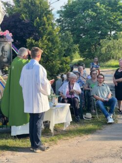 Modlitwa przy kapliczce Matki Bożej na Lublinku – 21.06.2026 – Parafia Najświętszej Eucharystii w Łodzi
