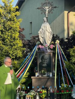 Modlitwa przy kapliczce Matki Bożej na Lublinku – 21.06.2026 – Parafia Najświętszej Eucharystii w Łodzi