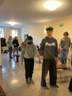 Półkolonie „Maryja prowadzi nas przez świat” – dzień 3 – Lourdes – Parafia Najświętszej Eucharystii w Łodzi