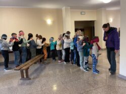 Półkolonie „Maryja prowadzi nas przez świat” – dzień 3 – Lourdes – Parafia Najświętszej Eucharystii w Łodzi