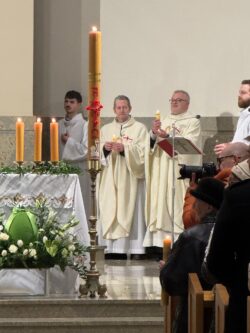 Wigilia Paschalna 2026 – Parafia Najświętszej Eucharystii w Łodzi