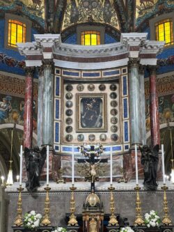 Pielgrzymka Jubileuszowa do Włoch 2025 – dzień 4 – Pompeje – Parafia Najświętszej Eucharystii w Łodzi